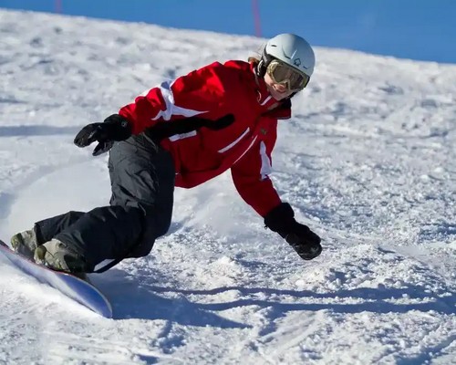 Gulmarg-Ski-and-Snowboard -Kashmir-tour-packages