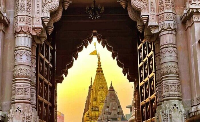 Kashi viswanath temple in varanasi spiritual tour in India