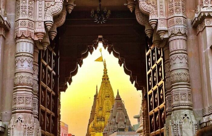 Kashi viswanath temple in varanasi spiritual tour in India