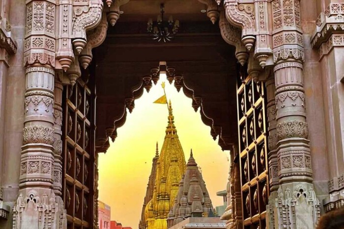 Kashi viswanath temple in varanasi spiritual tour in India